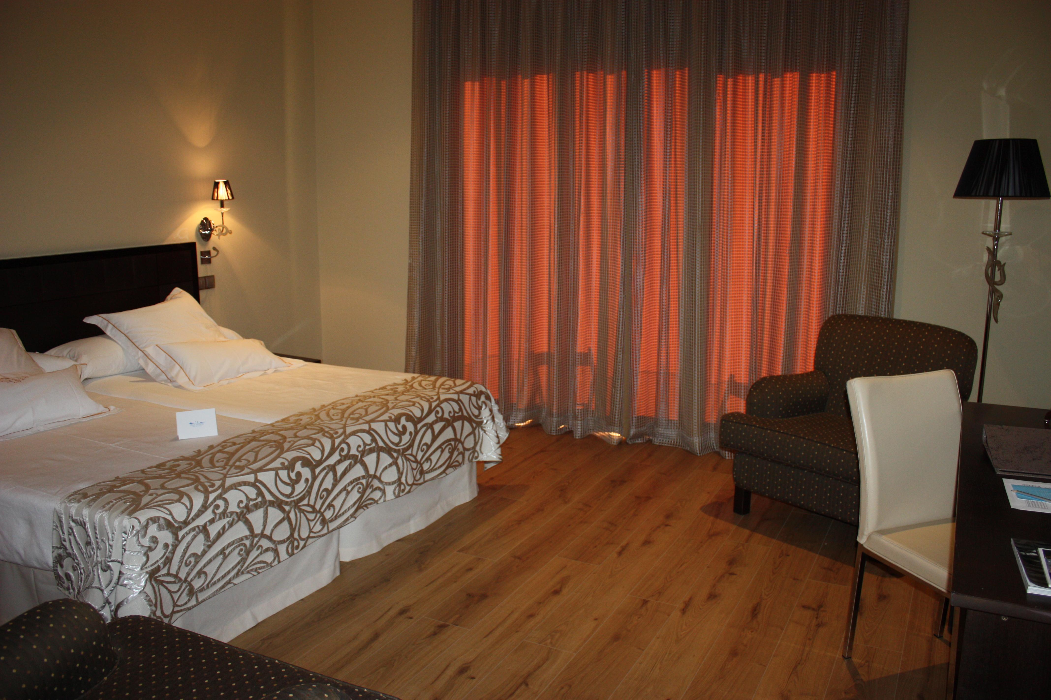 Hotel Spa Villa Nazules Chueca ภายนอก รูปภาพ