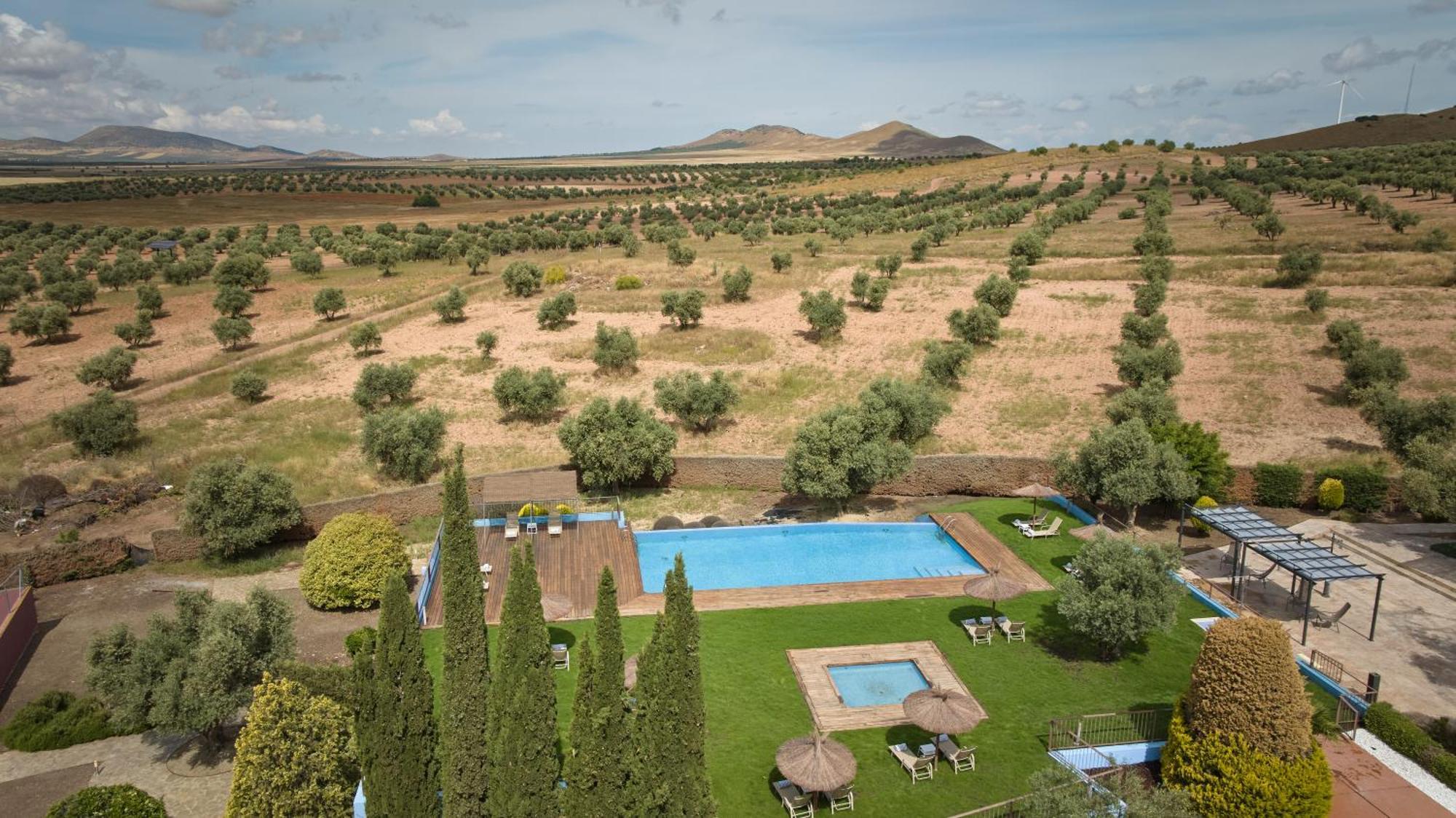 Hotel Spa Villa Nazules Chueca ภายนอก รูปภาพ