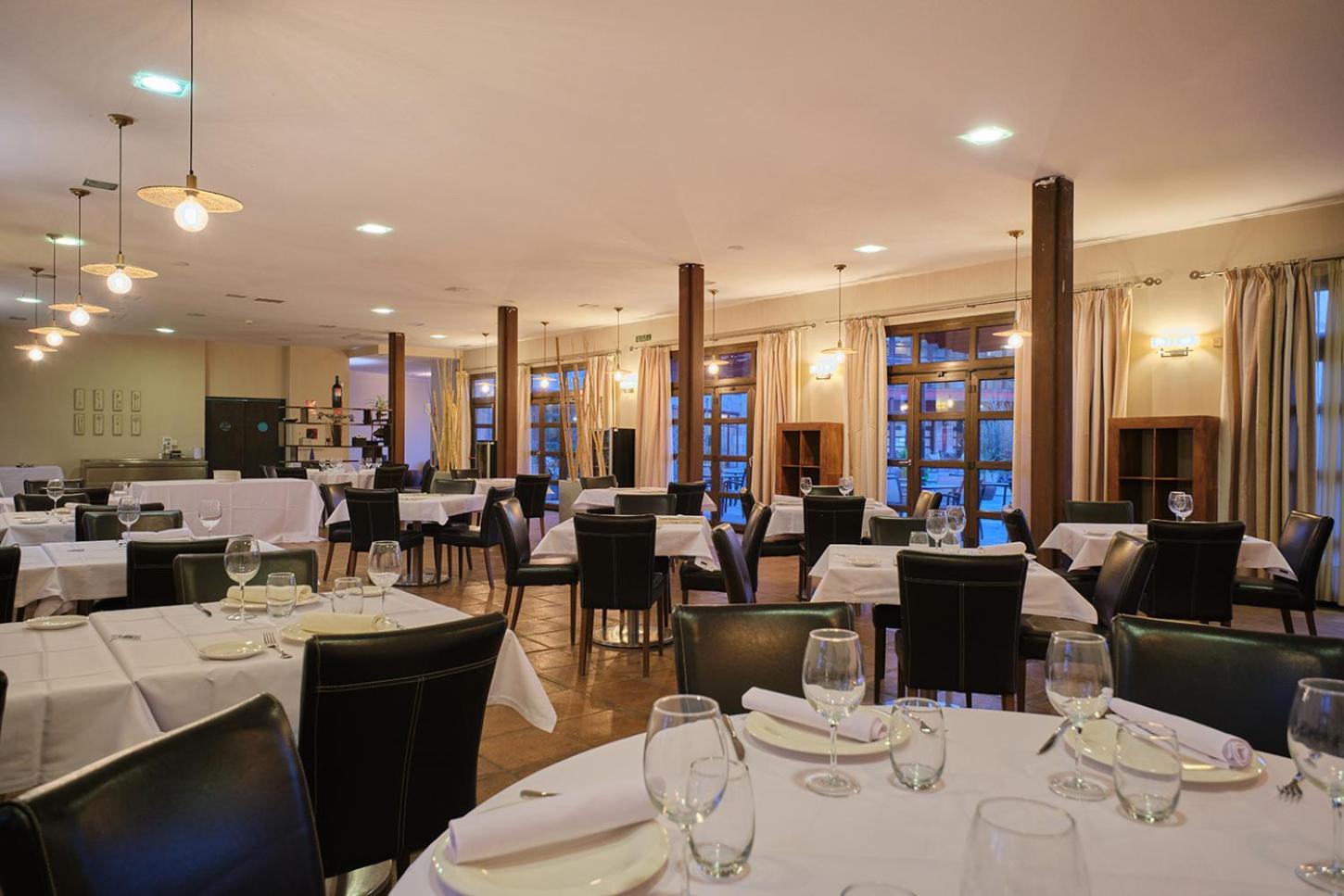 Hotel Spa Villa Nazules Chueca ภายนอก รูปภาพ