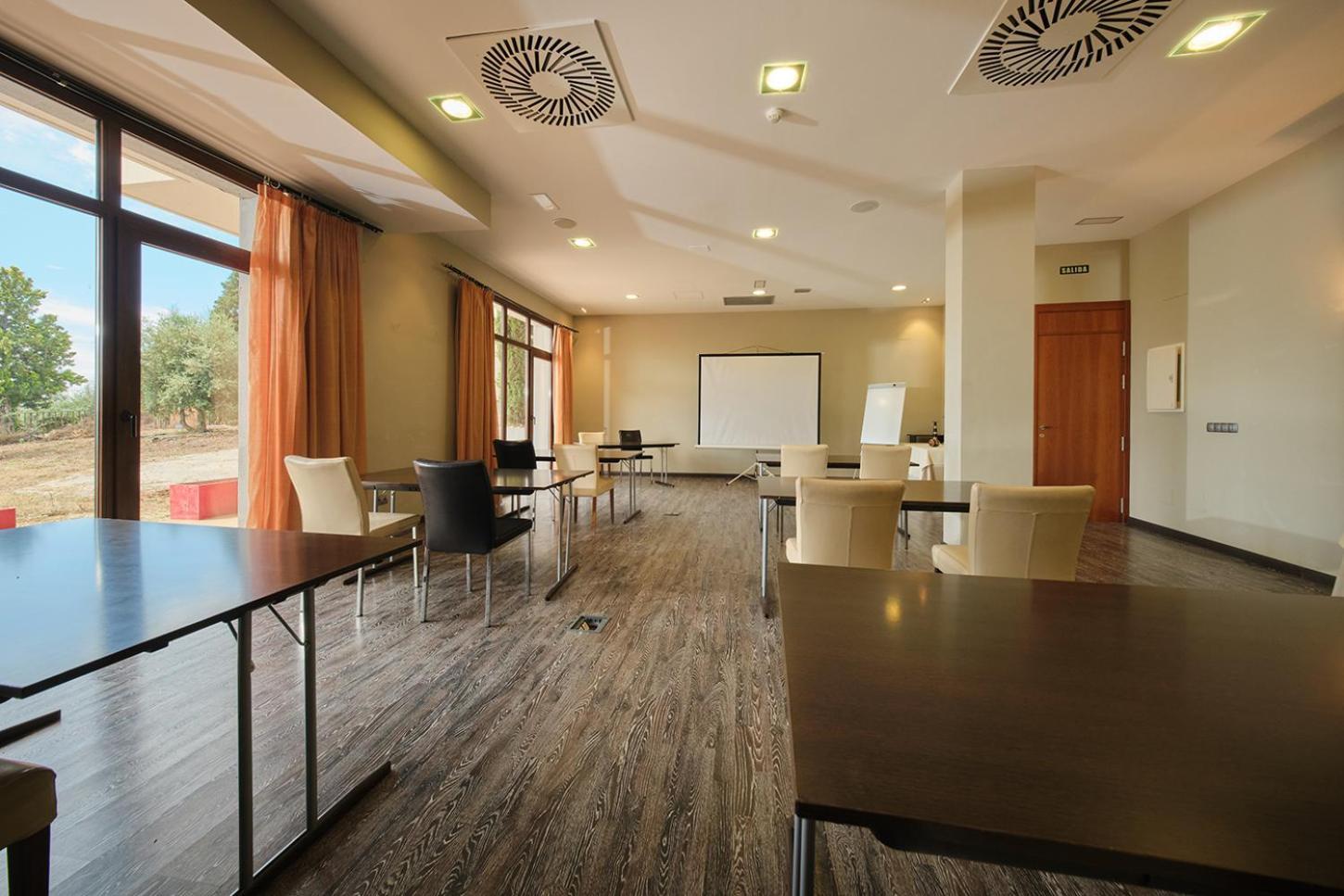 Hotel Spa Villa Nazules Chueca ภายนอก รูปภาพ