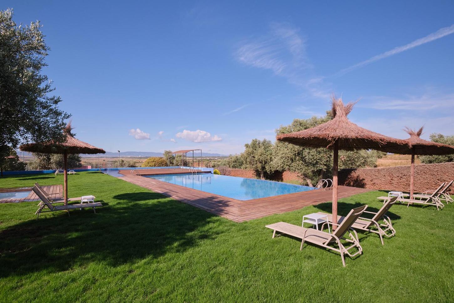 Hotel Spa Villa Nazules Chueca ภายนอก รูปภาพ