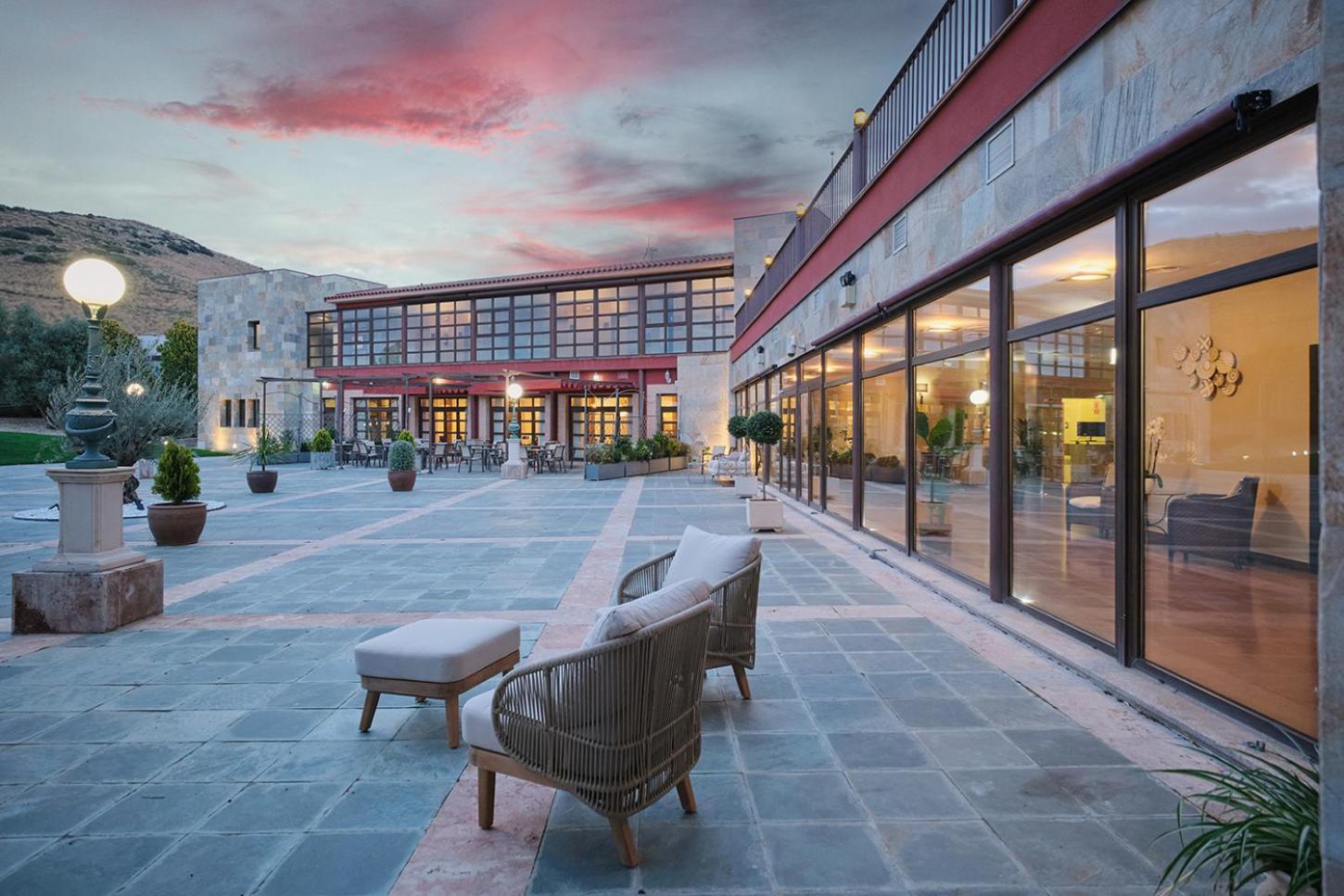 Hotel Spa Villa Nazules Chueca ภายนอก รูปภาพ
